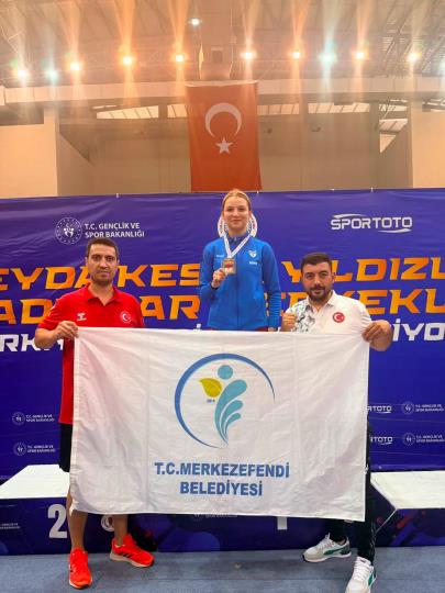 Merkezefendi’nin Başarılı Boksörü Nefise Kaymakçı Türkiye Şampiyonu