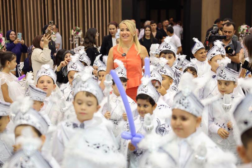 Merkezefendi’de 6’ncı Kez Düzenlenen Sünnet Şöleni Çocukların Yüzünü Güldürdü